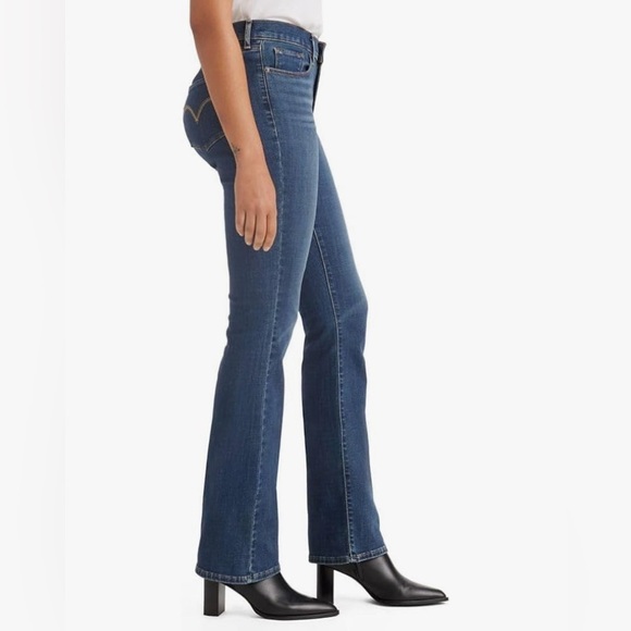 Levi’s 518 Bootcut Jeans - Picture 5 of 6